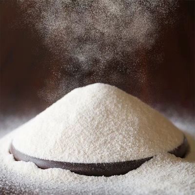 Poudre de crème végétalienne blanche parfaite pour le thé au lait