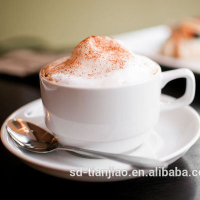 Cappuccino crème mousseuse avec 2 à 4% de protéines